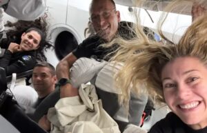 La misión Polaris Dawn de SpaceX que realizó la primera caminata espacial civil aterrizó con éxito en la costa de Florida - AlbertoNews
