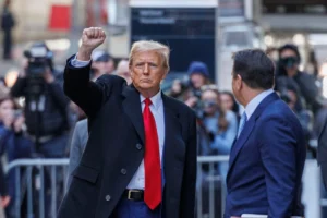 La policía confirma que el detenido por intentar atentar contra Trump tenía un rifle AK47 - AlbertoNews