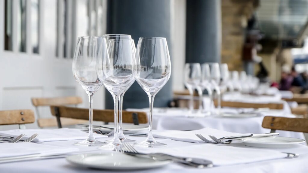 La 'trampa' que usan en los restaurantes para que la comida sepa mejor que en casa, según un cocinero