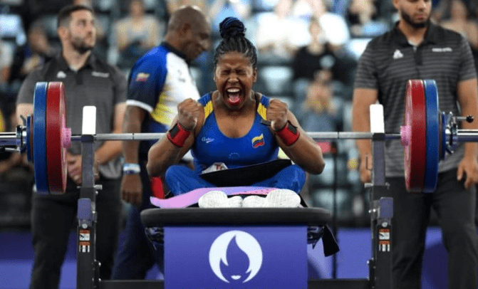 La venezolana Clara Fuentes rompió record y ganó oro en los paralimpicos de Paris