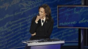 Las encuestas dan por ganadora a Harris cuyo equipo pide ya un segundo debate