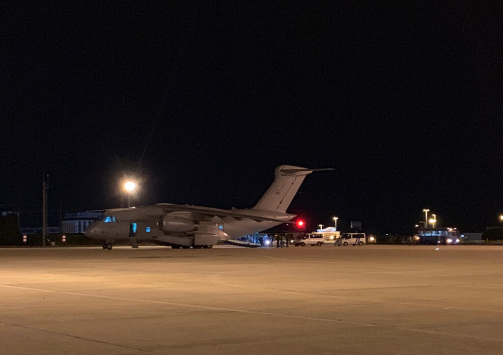 Llegan a Lisboa 44 personas evacuadas del Líbano a bordo de un avión militar portugués - AlbertoNews