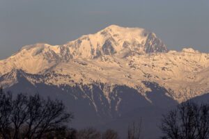 Localizan sin vida a cuatro alpinistas desaparecidos el sábado en el Mont Blanc