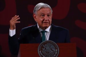 López Obrador esgrime que la exigencia de disculpas "no es un asunto personal, sino de respeto a los pueblos"