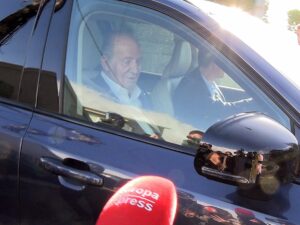 Los Reyes y la Princesa Leonor mantienen un "breve encuentro familiar" con Juan Carlos I en Marín (Pontevedra)