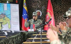 Maduro dijo que los militares defenderán a los venezolanos "de cualquier agresión"