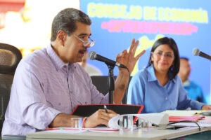 Maduro ordena la liquidación de Cencoex