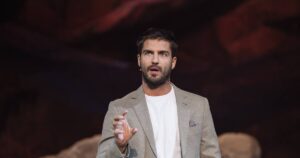 Maxi Iglesias, embajador oficial de la nueva firma automovilística JAECOO