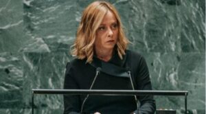Meloni pide a comunidad internacional no ser "impasible" con situación de Venezuela 
