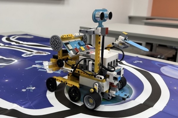 Mercantil impulsa la formación tecnológica con aporte al Aula Maker de la UCAB - AlbertoNews