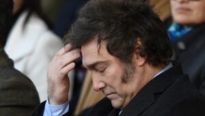 Milei despide a funcionario ante primera sospecha de corrupción en su gobierno
