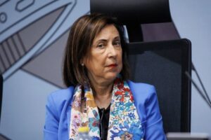 Ministra de Defensa de España mantiene su postura crítica sobre administración Maduro