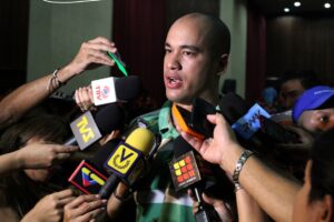 Ministro Hector Rodríguez anunció inició de año escolar sin mencionar ajuste salarial para los docentes