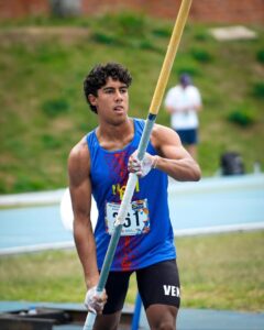 Montes de Oca conquista oro en Suramericano de Atletismo
