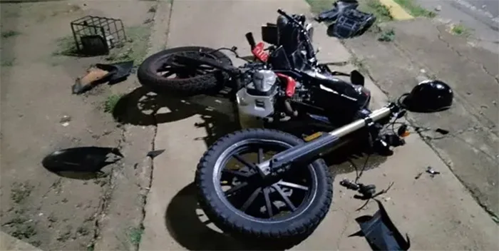 Motorizado murió al chocar contra un poste en Coro