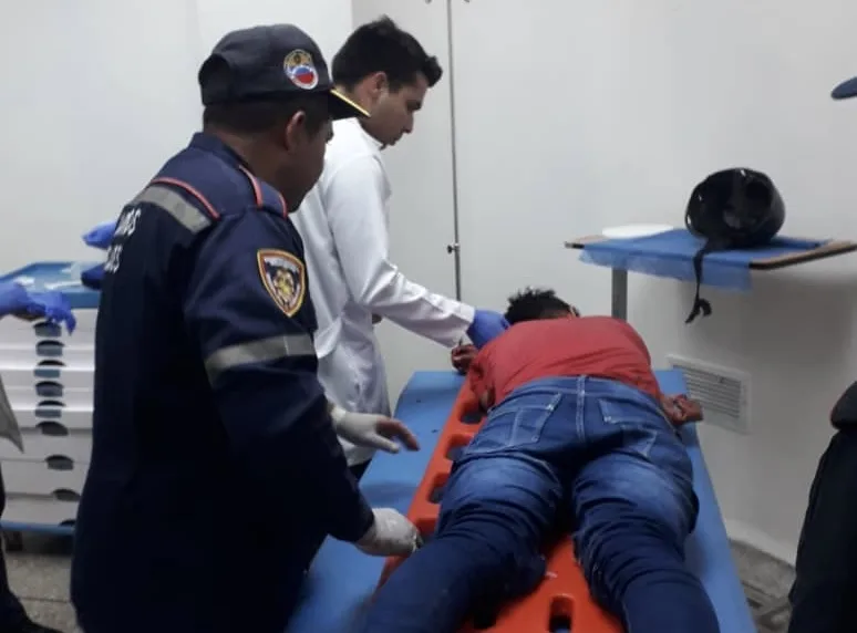Motorizado  pierde la vida tras colisionar con un camión en San Carlos 
