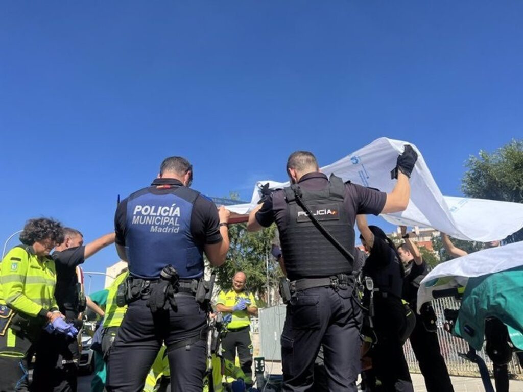 Muere la mujer golpeada por el coche de su pareja en Entrevías tras una discusión