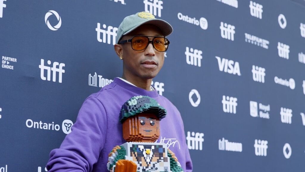 "Nadie te preguntó": El cantante Pharrell Williams critica a los artistas que dicen a quién votar - AlbertoNews