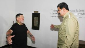Nicolás Maduro recordó a Maradona y le pidió que asuste a Javier Milei en sueños: No lo dejes dormir