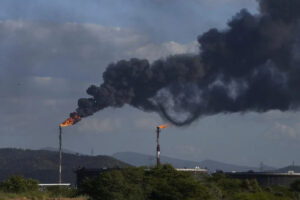 Oposición pidió a EE. UU. cancelar licencias petroleras para presionar a Maduro
