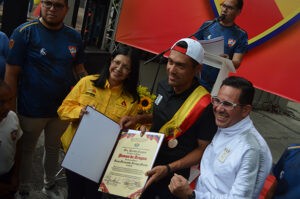 Otorgan Orden Samán de Aragua en su Primera Clase a Juan Arango