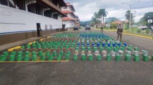 Panamá decomisa 4,4 toneladas de presunta droga en tres contenedores con destino a España - AlbertoNews