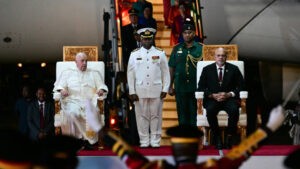 Papa Francisco pide en Papúa Nueva Guinea un mejor reparto de las ganancias de las explotaciones - AlbertoNews