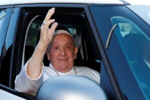 Papa Francisco suspendió su agenda de este lunes debido a un cuadro gripal - AlbertoNews