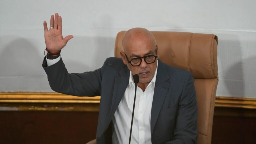 Parlamento de Venezuela insta a Maduro a romper "todas" las relaciones con España