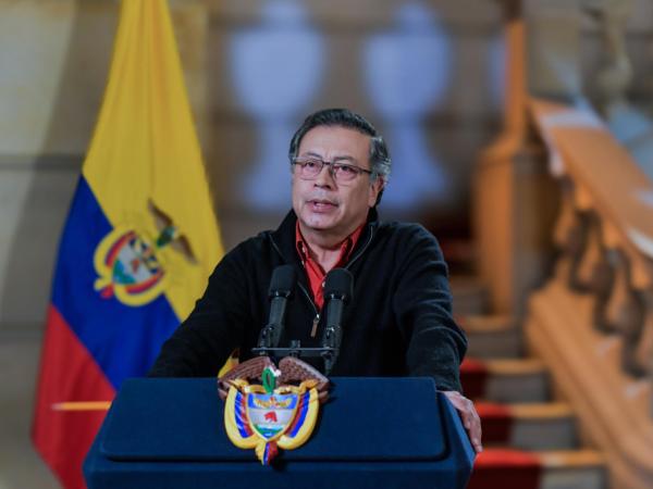 Petro acude a movimientos sociales tras denunciar supuestas conspiraciones | Gobierno | Economía