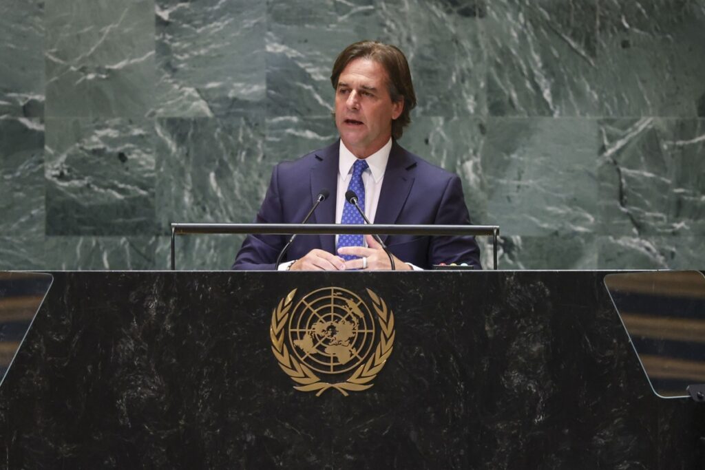 Presidente de Uruguay dice en la ONU que es hora de "actuar por Venezuela"