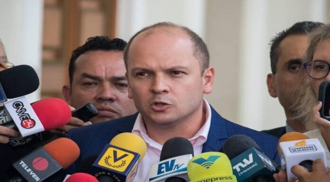 Primero Justicia no acepta renuncia de Henrique Capriles