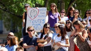 Protestas en Francia para apoyar a Gisèle Pelicot, víctima de múltiples violaciones