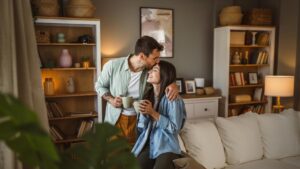 Qué es el 'triángulo de Sternberg' en las parejas y para qué lo utiliza la psicología
