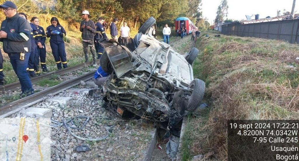 Quién iba conduciendo el carro que se estrelló con el Tren de la Sabana en Bogotá