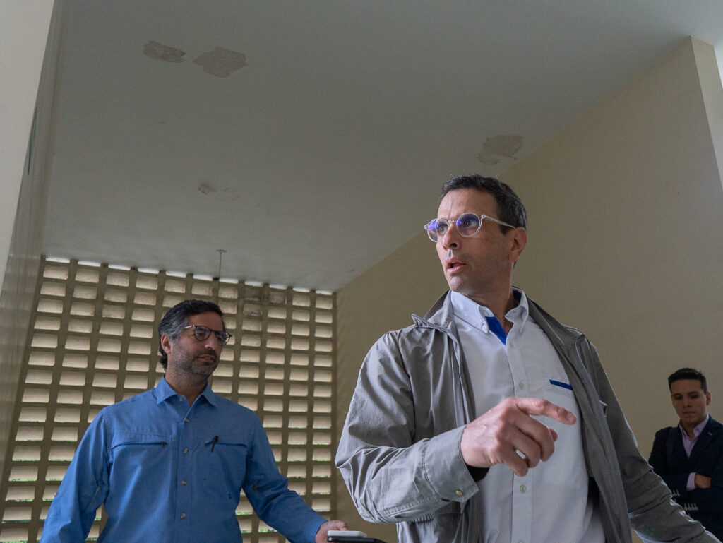 Renuncia de Henrique Capriles es síntoma del clima político que vive el país, opina consultor político