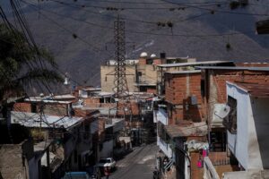 Reportan bajones y fuertes fluctuaciones eléctricas en Caracas y varios estados este #23Sep