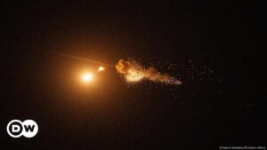 Rusia lanza intenso ataque nocturno – DW – 14/09/2024