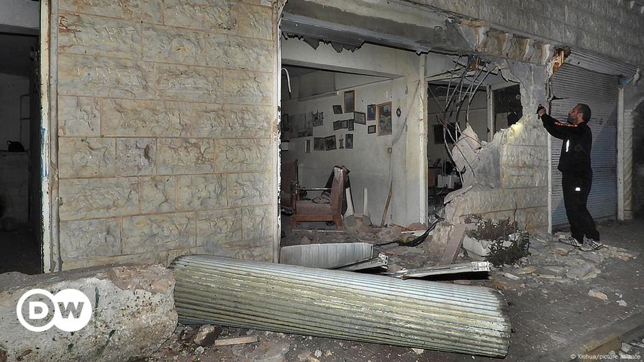 Siria suma 18 bajas en ataques israelíes a bases militares – DW – 10/09/2024