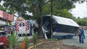 Sube a seis el número de fallecidos por choque múltiple en Mérida