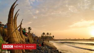 Surf: los caballitos de totora, el milenario método para surfear inventado por indígenas peruanos