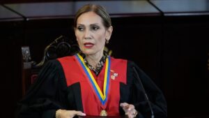 TSJ, CNE, Fuerza Armada rechazan sanciones. Detienen a Leocenis García.