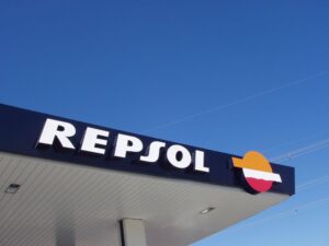 Tensa relación entre España y Venezuela: en medio negocios petroleros