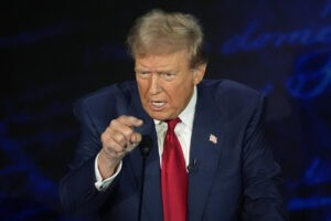 Trump aseguró que está “a salvo y bien” tras el tiroteo registrado cerca de su club de golf en Florida - AlbertoNews