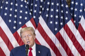 Trump califica de "gran noticia" el aplazamiento de sentencia de su caso penal en NY