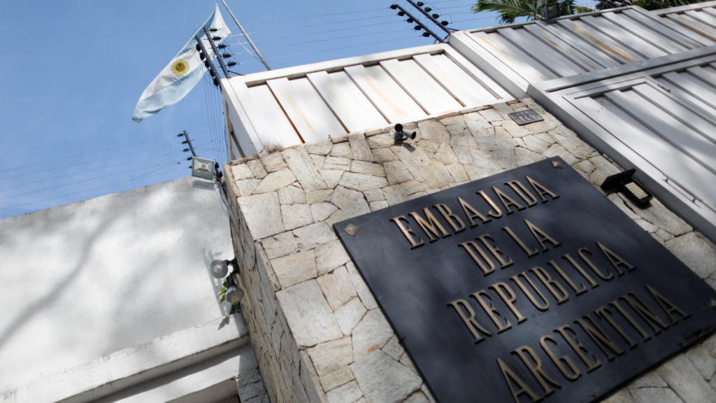 ÚLTIMA HORA | Todo Noticias: Venezuela le quitó la autorización a Brasil para custodiar la embajada argentina en Caracas (Detalles) - AlbertoNews