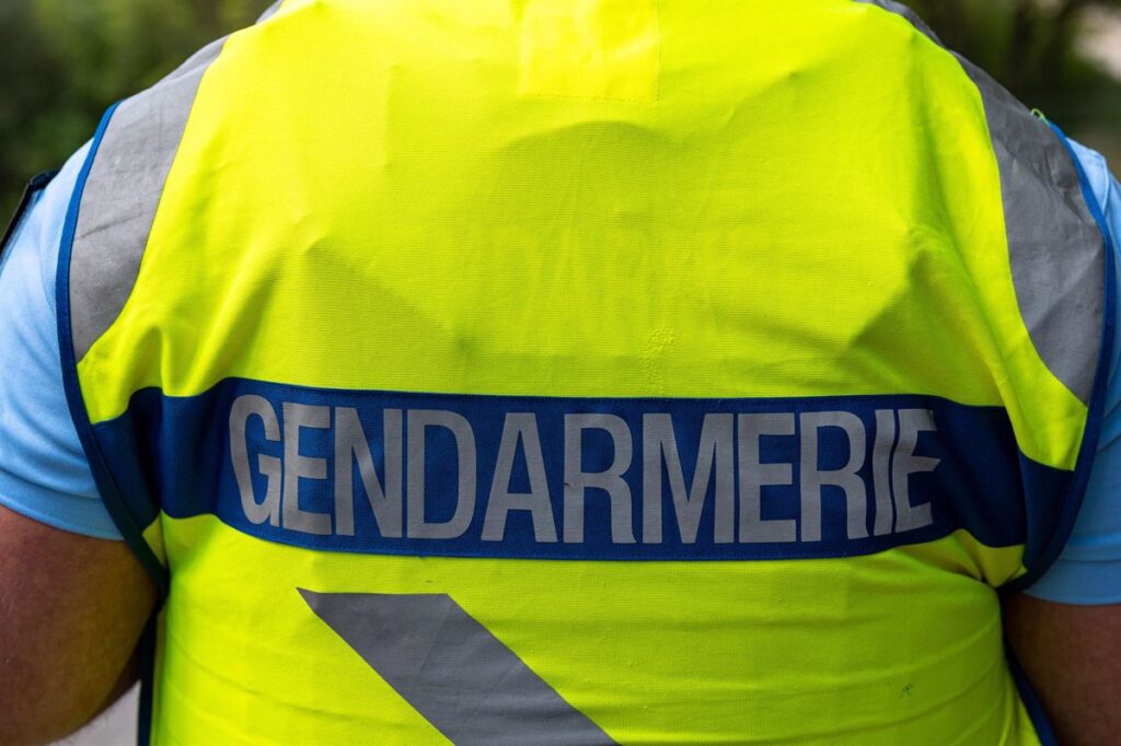 Un hombre mata a su mujer y sus dos hijos a las afueras de París