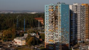 Una mujer muere cerca de Moscú cuando más de 140 drones ucranianos atacan Rusia, según autoridades