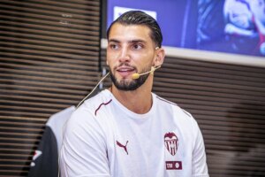 Valencia CF: Rafa Mir espera la primera sentencia