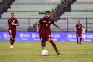 Yangel Herrera no jugará con Venezuela por una lesión muscular